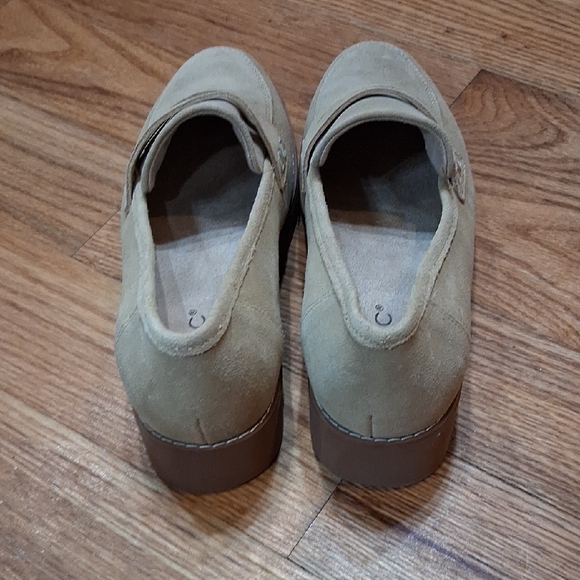 Vionic Women's Beige Suede Loafers - Picture 5 of 5